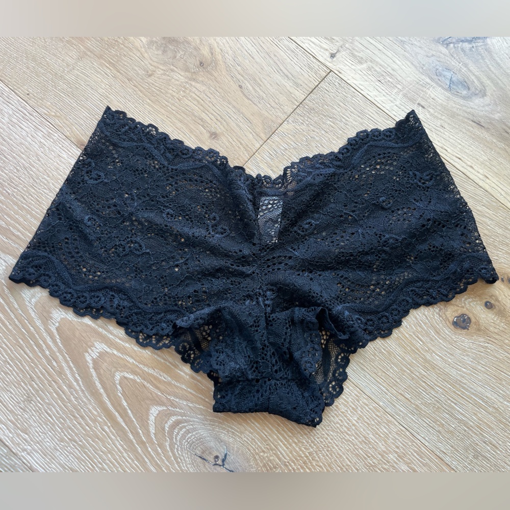NWOT VS Black Lace Body Short Panty